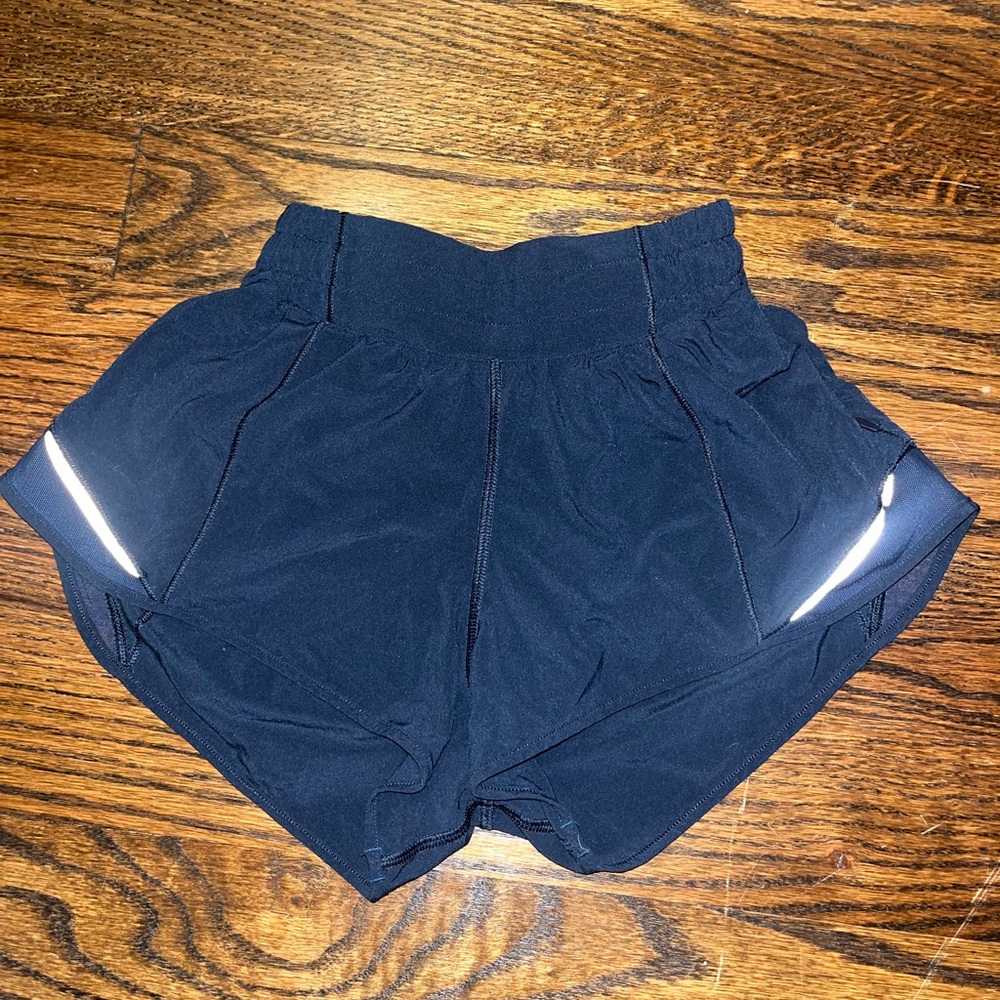 Lululemon Size 2 Navy Blue Hotty Hot Low-Rise Lined Short 2.5”